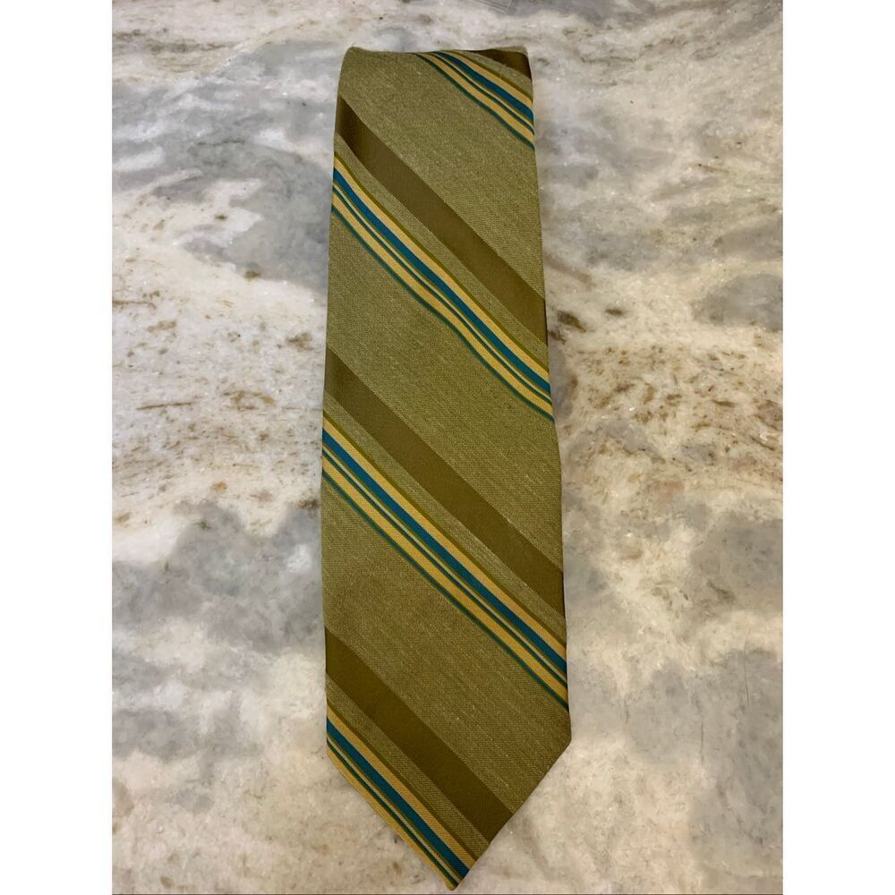 Vintage Necktie for Brown Olive or Black Suits #mens necktie #Wembley #stunning